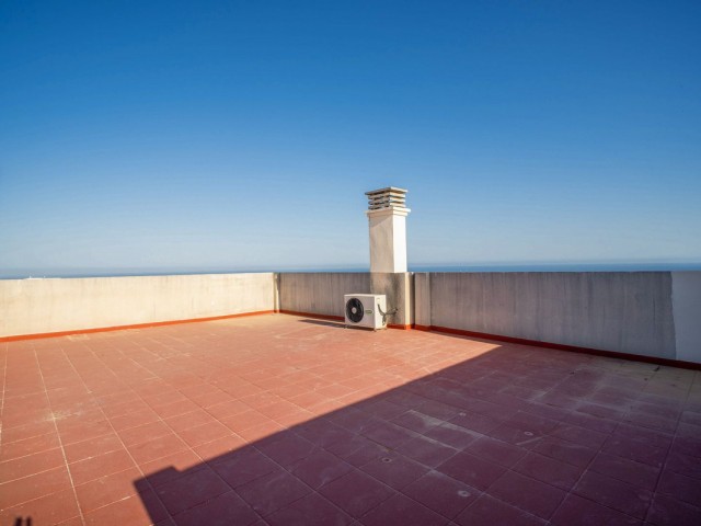 Penthouse avec 2 Chambres  à Torrequebrada