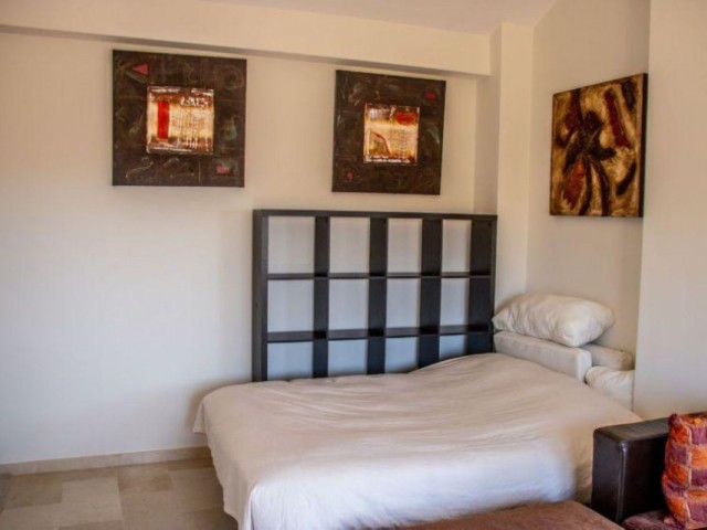 Apartamento con 3 Dormitorios  en Costalita