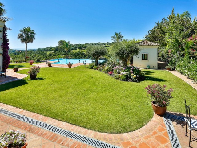 7 Bedrooms Villa in Sotogrande Alto