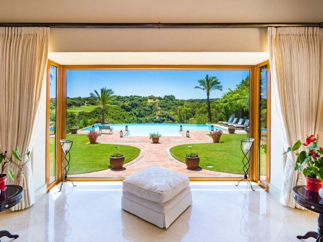 7 Bedrooms Villa in Sotogrande Alto