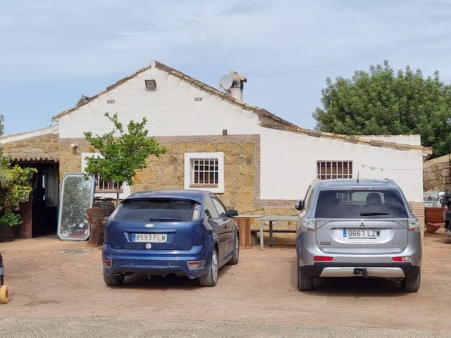 Villa con 3 Dormitorios  en Casares