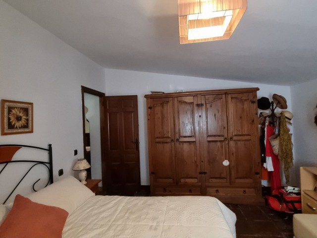 Villa con 3 Dormitorios  en Casares