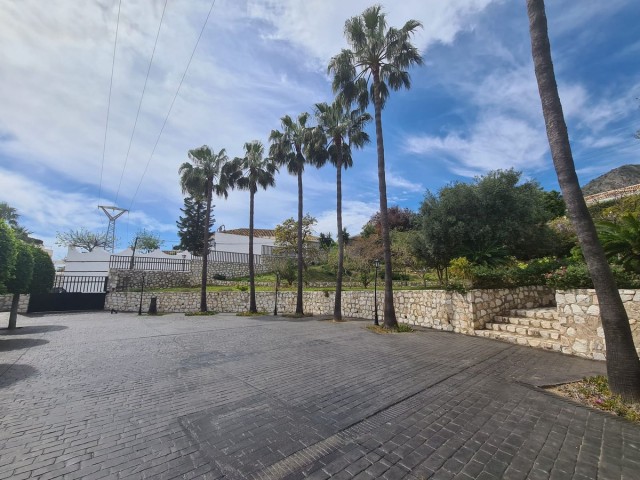 Villa con 8 Dormitorios  en La Capellania