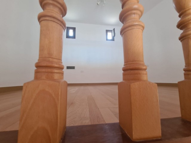 Villa con 8 Dormitorios  en La Capellania