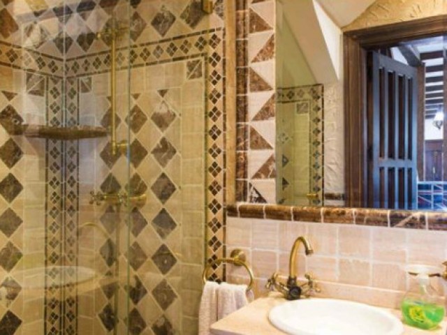 5 Bedrooms Villa in Estepona