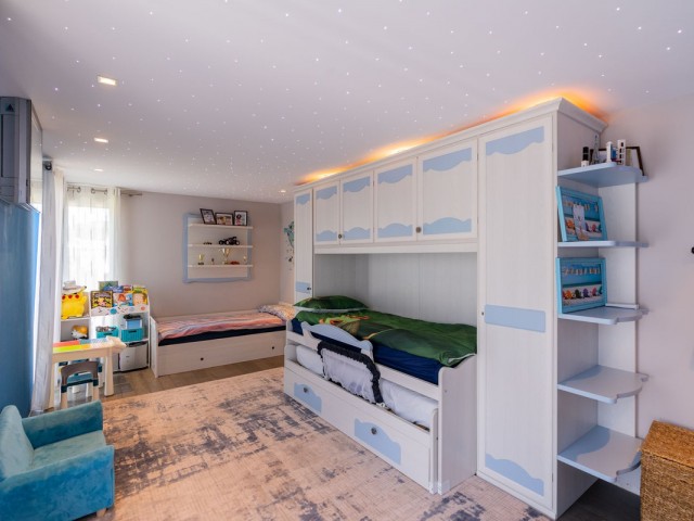 5 Bedrooms Villa in Costalita