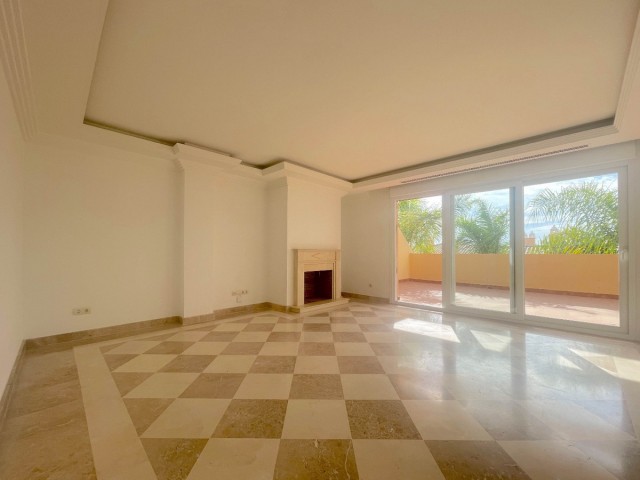 Lägenhet, Nueva Andalucia, R4306171