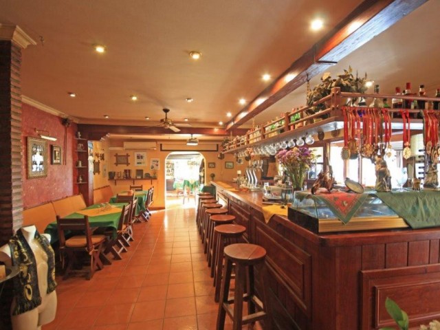 Comercial con 0 Dormitorios  en Marbesa