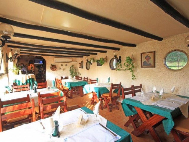 Comercial con 0 Dormitorios  en Marbesa