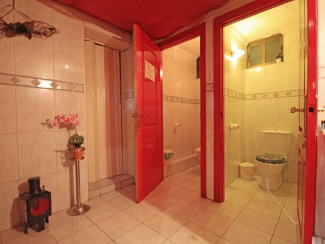 Comercial con 0 Dormitorios  en Marbesa