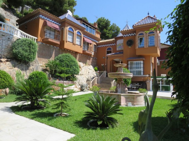 5 Bedrooms Villa in Málaga