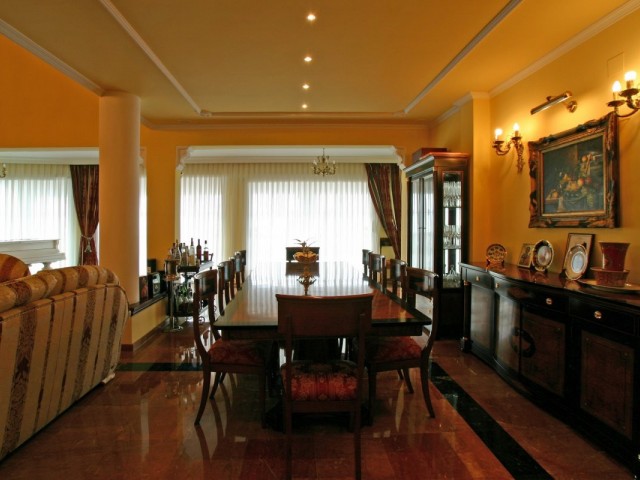 5 Bedrooms Villa in Málaga
