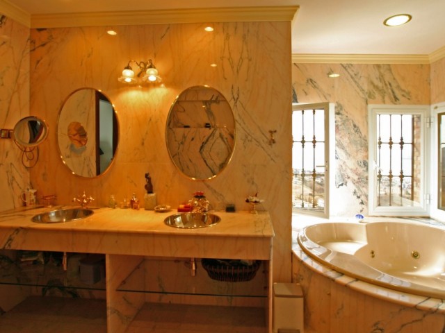 5 Bedrooms Villa in Málaga