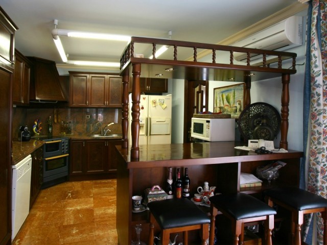 Villa avec 5 Chambres  à Málaga