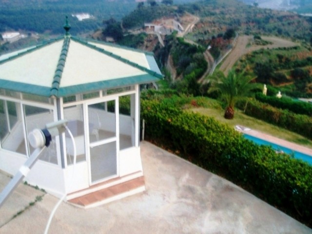 7 Bedrooms Villa in Mijas