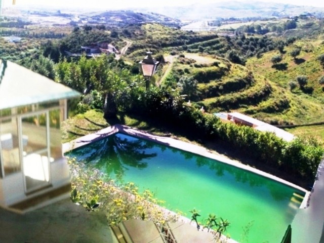 7 Bedrooms Villa in Mijas