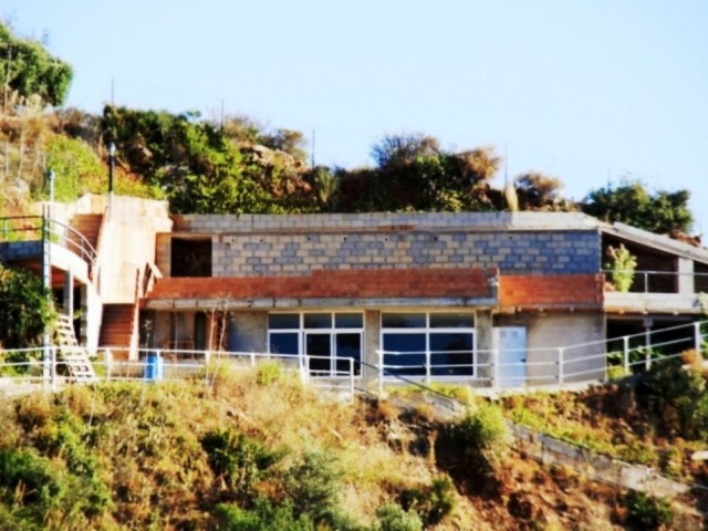 7 Bedrooms Villa in Mijas