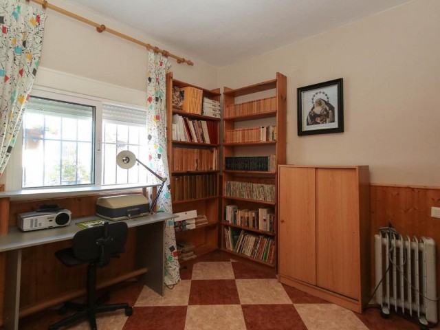 Villa avec 5 Chambres  à Alhaurín de la Torre