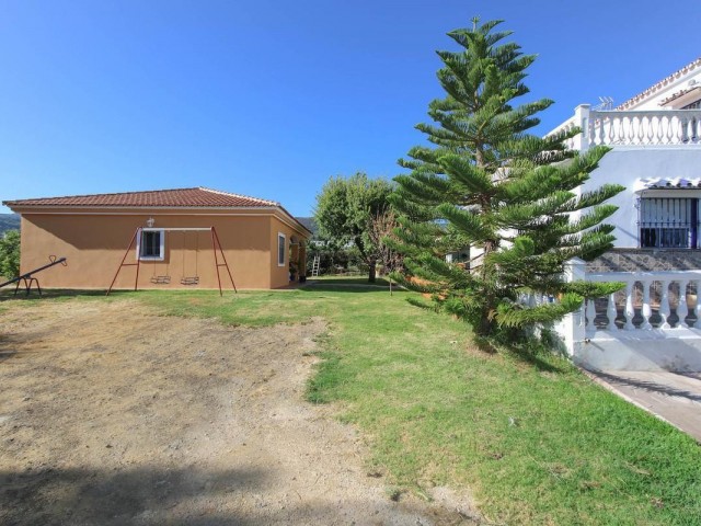Villa avec 5 Chambres  à Alhaurín de la Torre