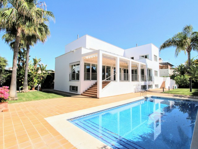 6 Bedrooms Villa in San Pedro de Alcántara