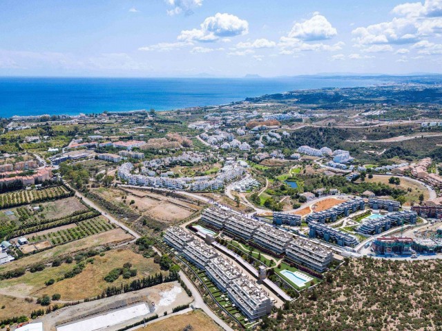 Apartamento con 3 Dormitorios  en Selwo