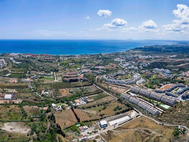 Apartamento con 3 Dormitorios  en Selwo