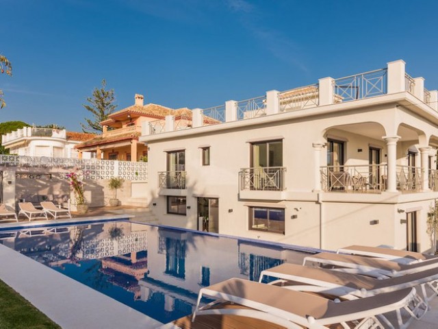 5 Bedrooms Villa in Río Real