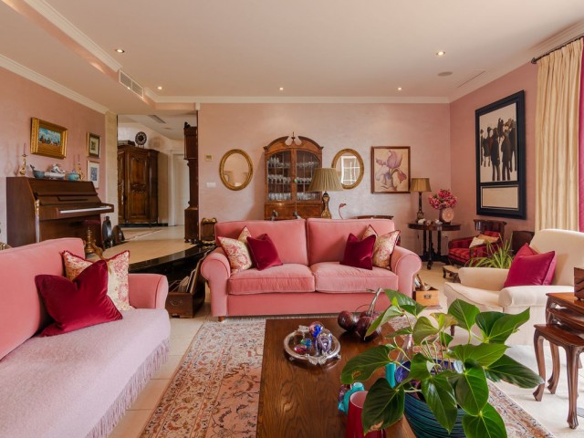 5 Bedrooms Villa in La Cala de Mijas