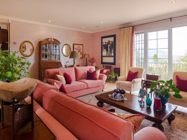 5 Bedrooms Villa in La Cala de Mijas