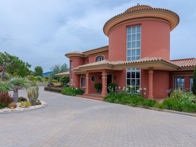 5 Bedrooms Villa in La Cala de Mijas