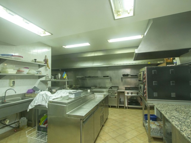 Comercial con 0 Dormitorios  en Marbesa