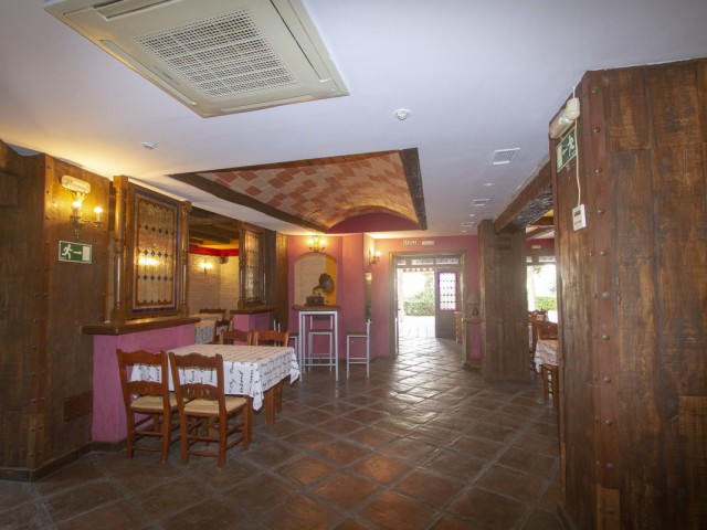 Comercial, Marbesa, R3270835