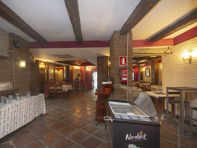 Comercial con 0 Dormitorios  en Marbesa