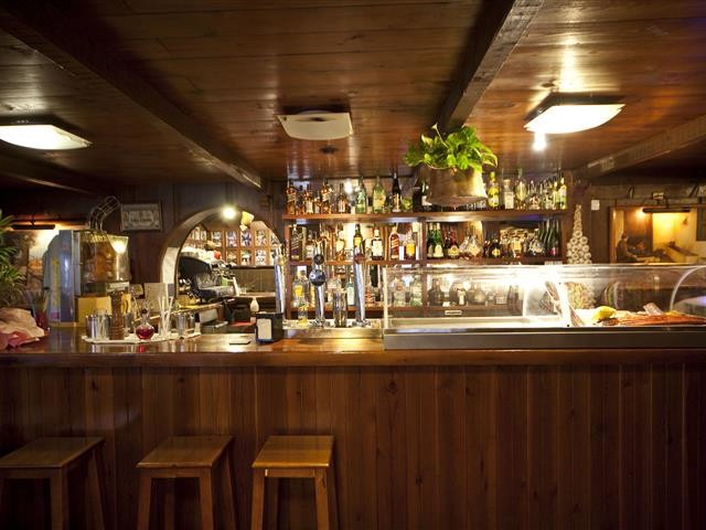 Commercial in Nueva Andalucía