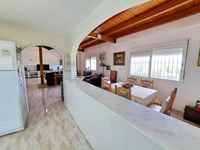 Villa con 4 Dormitorios  en Alhaurín el Grande