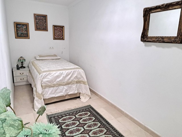 Villa con 4 Dormitorios  en Alhaurín el Grande