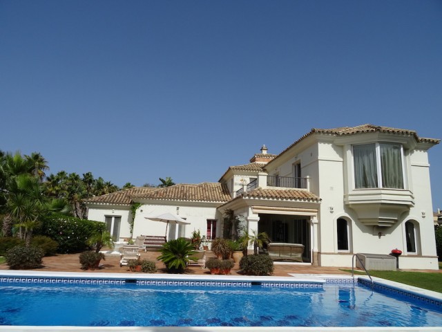 4 Bedrooms Villa in Sotogrande Alto